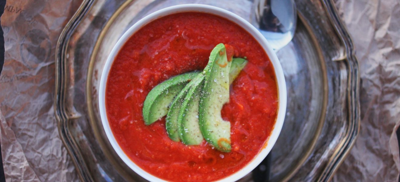 Fyldig tomatsuppe med røde linser