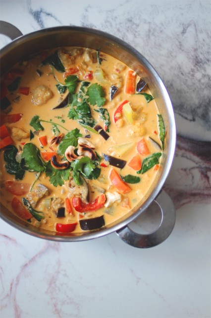 Thaisuppe med rød curry & tofu