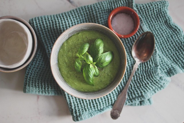 Roche lanserer KI-drevet kontinuerlig glukosemåler i Norge, som tilbyr personer med diabetes både 2-timers og nattlige prediktive varsler