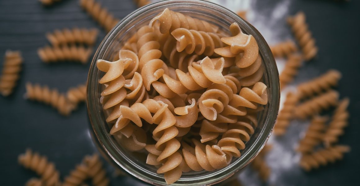 Matvarer som danker ut pastaP