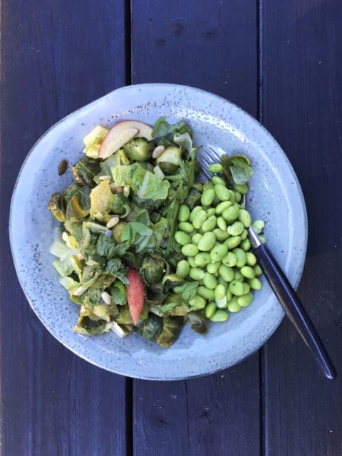 rosenkålsalat med edamame