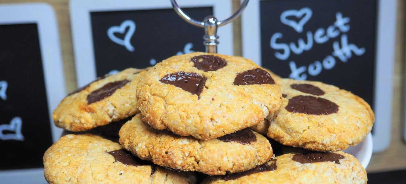 Oppskrift på cookies med peanøttsmør og sjokoladebiter