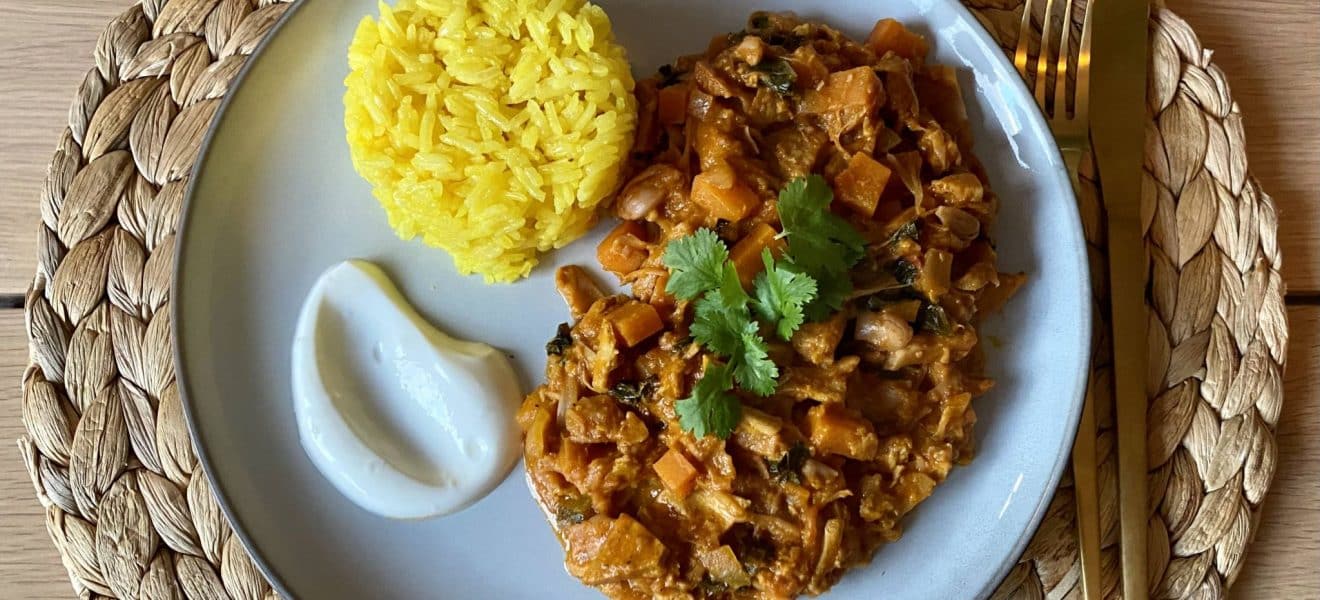Jackfruit-curry med søtpotet og gul ris