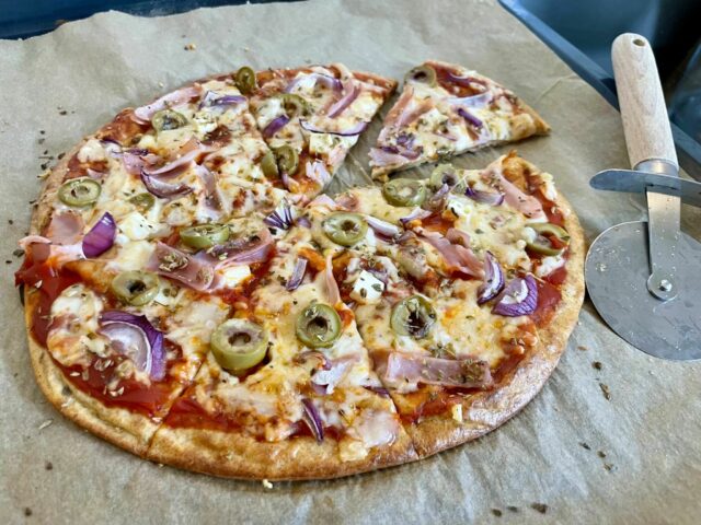 Kald potetsalat med erter og pepperrotdressing