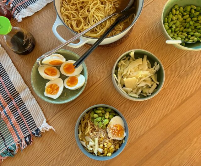 Pasta med cherrytomater og burrata