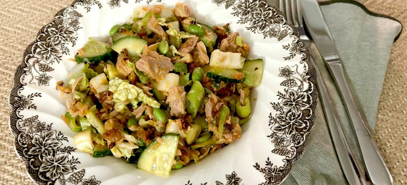 Kremet tunfisksalat med edamame og crispy ris